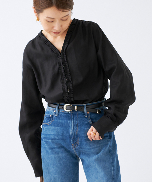 IENA(イエナ)の「タックフリルブラウス(シャツ/ブラウス・レディース・ブラック/ホワイト・FREE)」の6枚目の写真
