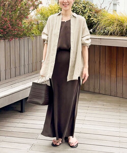 NOLLEY’S（ノーリーズ）の「【WEB STAFF恵☆別注カラーあり】《セットアップ対応》MY STANDARD リネンシャツ（シャツ/ブラウス・レディース・ホワイト/ライトブルー/ダークネイビー/ダークブラウン/ベージュ/ピンク・FREE）」の18枚目の写真