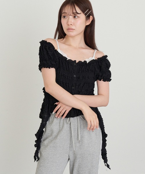 RAY CASSIN(レイカズン)の「サイドフリルオフショルT(Tシャツ/カットソー・レディース・ホワイト/ベージュ/ブラック/ピンクベージュ・FREE)」の2枚目の写真