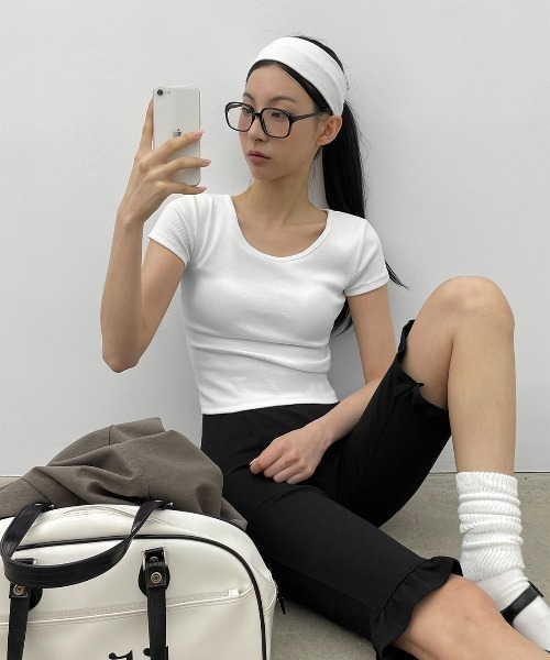 BLACKUP（ブラックアップ）の「[MADE] イージーベーシックUネック半袖Tシャツ(カップ付き)（Tシャツ/カットソー・レディース・ブラック/アイボリー/グレー・MEDIUM/SMALL）」の16枚目の写真