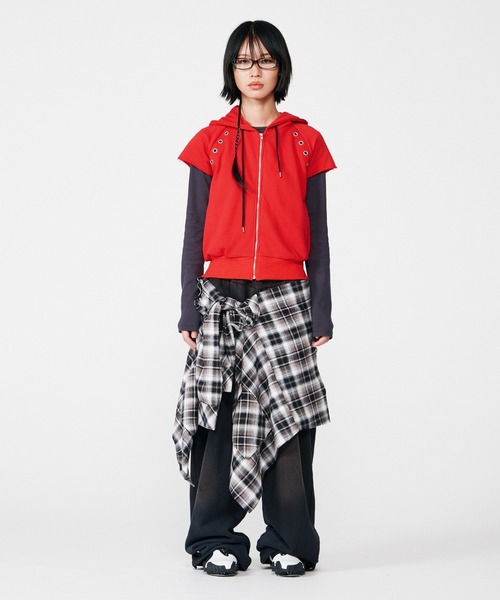 BEEDEN（ビーデン）の「GROMMET ZIPUP HOODIE 2P（パーカー・レディース・レッド/グレー・FREE）」の11枚目の写真