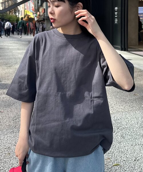 CIAOPANIC TYPY（チャオパニックティピー）の「【ユニセックス】汗染み防止抗菌防臭　半袖TEE（Tシャツ/カットソー・レディース・ライトグレー/マスタード/ネイビー/グレー系その他2/グリーン系その他2/ブラック/オフホワイト/ブラウン系その他2/レッド系その他2/チャコールグレー/サックスブルー・MEDIUM/LARGE/X-LARGE）」の4枚目の写真