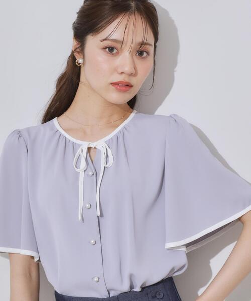 couture brooch（クチュールブローチ）の「【きれいめ・二の腕カバー・通勤】配色フレア2WAYブラウス（シャツ/ブラウス・レディース・ネイビー/オフホワイト/ライトグレー・36/40/38/42）」の2枚目の写真