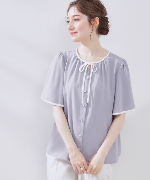 couture brooch（クチュールブローチ）の「【きれいめ・二の腕カバー・通勤】配色フレア2WAYブラウス（シャツ/ブラウス・レディース・ネイビー/オフホワイト/ライトグレー・36/40/38/42）」の21枚目の写真