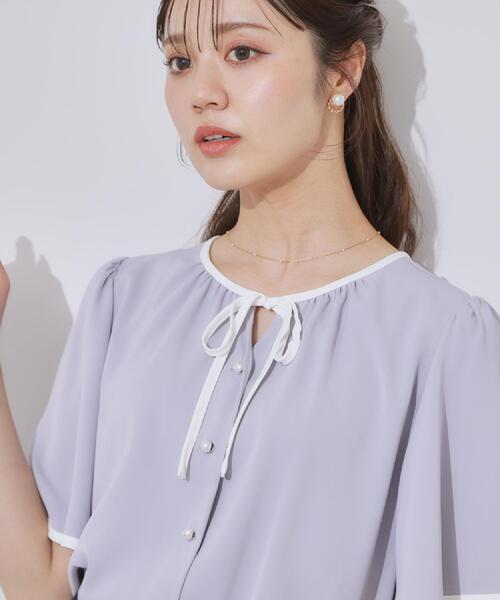 couture brooch（クチュールブローチ）の「【きれいめ・二の腕カバー・通勤】配色フレア2WAYブラウス（シャツ/ブラウス・レディース・ネイビー/オフホワイト/ライトグレー・36/40/38/42）」の15枚目の写真