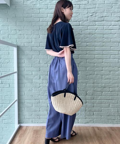 couture brooch（クチュールブローチ）の「【きれいめ・二の腕カバー・通勤】配色フレア2WAYブラウス（シャツ/ブラウス・レディース・ネイビー/オフホワイト/ライトグレー・36/40/38/42）」の10枚目の写真