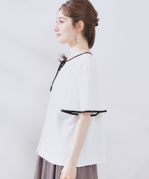 couture brooch（クチュールブローチ）の「【きれいめ・二の腕カバー・通勤】配色フレア2WAYブラウス（シャツ/ブラウス・レディース・ネイビー/オフホワイト/ライトグレー・36/40/38/42）」の8枚目の写真