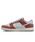 NIKE�i�i�C�L�j�́uNIKE DUNK LOW RETRO SE HJ4329-200�i�X�j�[�J�[�j�v�b�u���E��