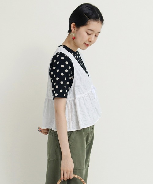 Dot&Stripes CHILD WOMAN(ドットアンドストライプス チャイルドウーマン)の「☆からみジャカード フリルショートベスト(ベスト・レディース・ホワイト/レッド・FREE)」の6枚目の写真