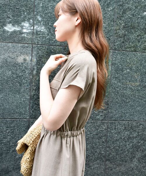 le.coeur blanc(ルクールブラン)の「《体型カバーが叶う◎》サップタンブラーウエストギャザーワンピース(ワンピース・レディース・ブラウン/グレイッシュベージュ・38)」の18枚目の写真