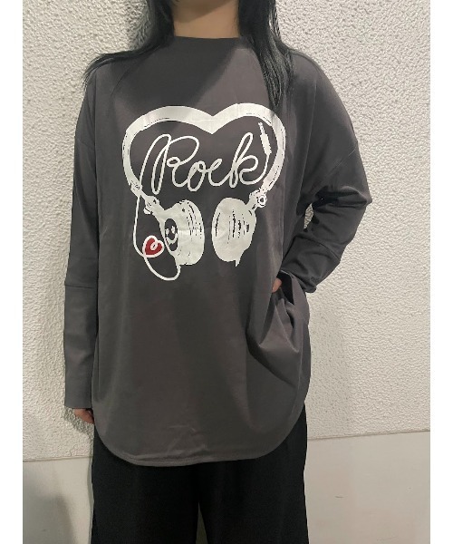 WORLD WIDE LOVE!(ワールドワイドラブ)の「デッドフォンスリーブスリットロンTEE(Tシャツ/カットソー・レディース・ライトベージュ/スミクロ/ホワイト・1)」の3枚目の写真