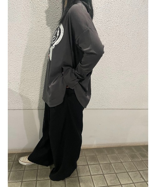 WORLD WIDE LOVE!(ワールドワイドラブ)の「デッドフォンスリーブスリットロンTEE(Tシャツ/カットソー・レディース・ライトベージュ/スミクロ/ホワイト・1)」の12枚目の写真