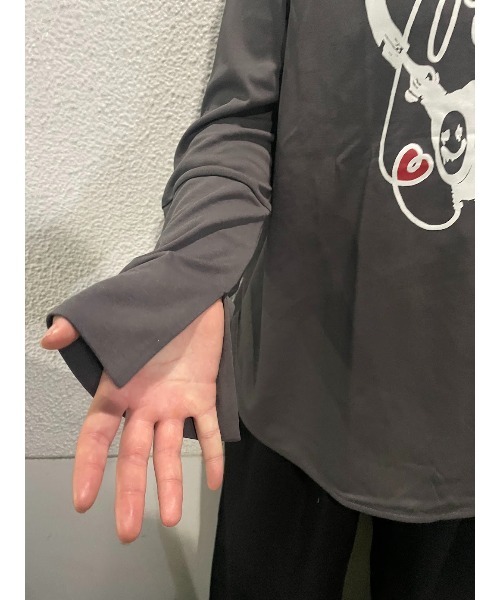 WORLD WIDE LOVE!(ワールドワイドラブ)の「デッドフォンスリーブスリットロンTEE(Tシャツ/カットソー・レディース・ライトベージュ/スミクロ/ホワイト・1)」の14枚目の写真