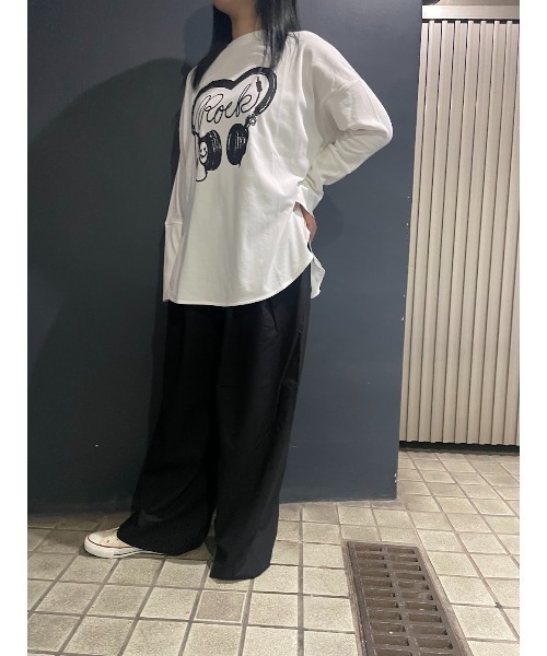 WORLD WIDE LOVE!(ワールドワイドラブ)の「デッドフォンスリーブスリットロンTEE(Tシャツ/カットソー・レディース・ライトベージュ/スミクロ/ホワイト・1)」の8枚目の写真