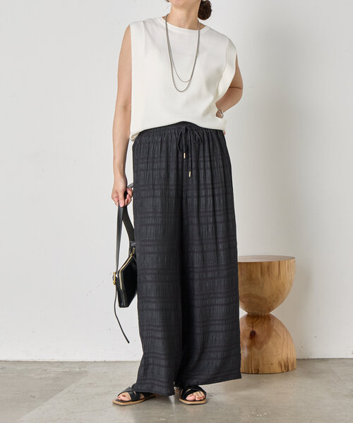 Jena espace merveilleux（ジェナ　エスパスメルヴェイユ）の「【セットアップ可能】シャーリングボーダーパンツ（その他パンツ・レディース・ベージュ/ブラック・FREE）」の4枚目の写真