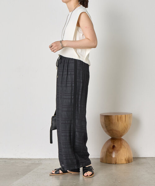 Jena espace merveilleux（ジェナ　エスパスメルヴェイユ）の「【セットアップ可能】シャーリングボーダーパンツ（その他パンツ・レディース・ベージュ/ブラック・FREE）」の5枚目の写真