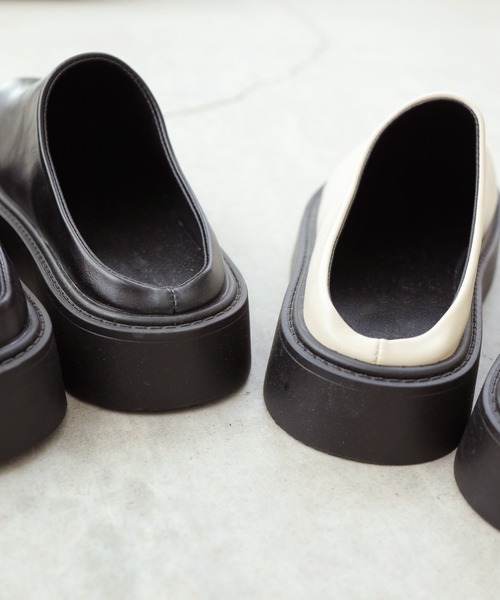 Crisp（クリスプ）の「ラウンドスライドローファー（ローファー・レディース・ブラック/アイボリー・37/38/39/36）」の12枚目の写真