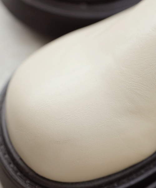 Crisp（クリスプ）の「ラウンドスライドローファー（ローファー・レディース・ブラック/アイボリー・37/38/39/36）」の13枚目の写真