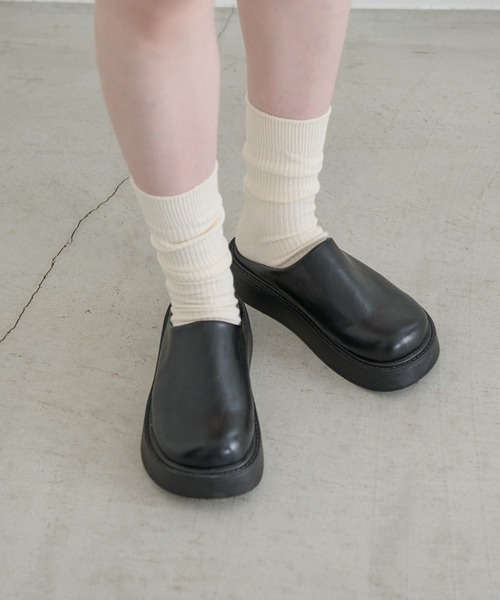 Crisp（クリスプ）の「ラウンドスライドローファー（ローファー・レディース・ブラック/アイボリー・37/38/39/36）」の16枚目の写真