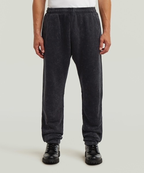 G-STAR(ジースター)の「WASHED 3D SWEATER PANT/ヴィンテージライクウォッシュド加工立体裁断スウェットパンツ(スウェットパンツ・メンズ・ダークブルー/ダークブラック・SMALL/MEDIUM/LARGE/X-SMALL)」の1枚目の写真