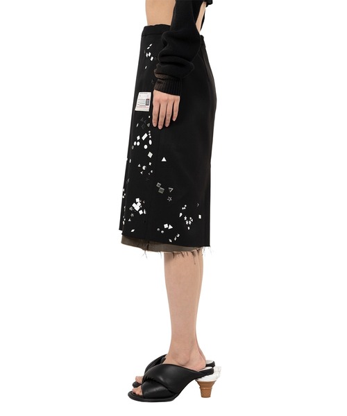 Maison MIHARA YASUHIRO（メゾンミハラヤスヒロ）の「Embellished Skirt（スカート・レディース・ブラック・38/36）」の4枚目の写真