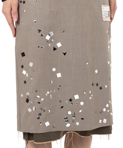 Maison MIHARA YASUHIRO（メゾンミハラヤスヒロ）の「Embellished Skirt（スカート・レディース・ブラック・38/36）」の16枚目の写真