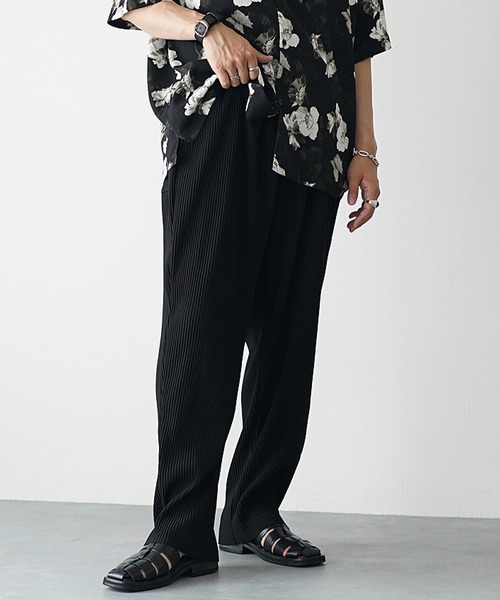 MinoriTY（マイノリティ）の「【MinoriTY】さら艶プリーツワイドテーパードパンツ スラックス メンズ 夏服（スラックス・メンズ・ブラック/グレー/カーキ・M/L）」の4枚目の写真