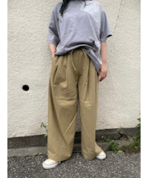 WORLD WIDE LOVE!(ワールドワイドラブ)の「イージーワイドパンツ(その他パンツ・レディース・モカ/オフホワイト/ブラック・1)」の3枚目の写真