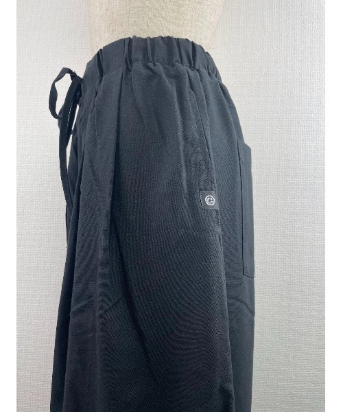 WORLD WIDE LOVE!(ワールドワイドラブ)の「イージーワイドパンツ(その他パンツ・レディース・モカ/オフホワイト/ブラック・1)」の10枚目の写真