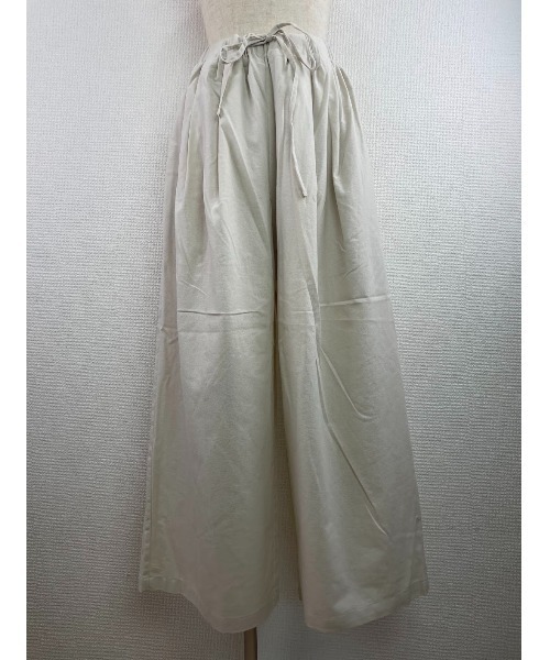 WORLD WIDE LOVE!(ワールドワイドラブ)の「イージーワイドパンツ(その他パンツ・レディース・モカ/オフホワイト/ブラック・1)」の4枚目の写真