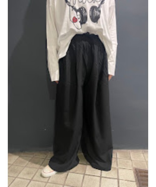 WORLD WIDE LOVE!(ワールドワイドラブ)の「イージーワイドパンツ(その他パンツ・レディース・モカ/オフホワイト/ブラック・1)」の13枚目の写真