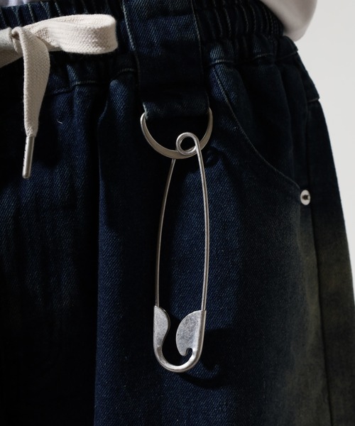 RE730(アールイーセブンサーティー)の「11.5ozデニム グラデーションブリーチカーゴショートパンツ(カーゴパンツ・メンズ・ブラック/ブルー・L/M)」の19枚目の写真