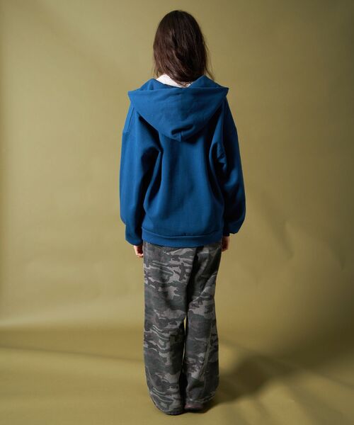 SEQUENZ(シークエンズ)の「【SEQUENZ(シークエンズ)】RHINE STONE ZIP P/K / ラインストーン ジップパーカー 裏起毛 フーディ スウェット(パーカー・メンズ・ブルー/ピンク系その他/ブラック・LARGE/MEDIUM/SMALL)」の9枚目の写真