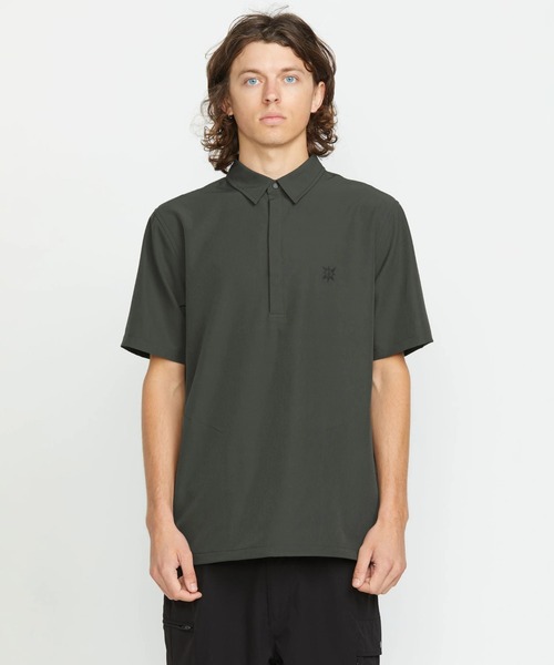 VOLCOM(ボルコム)の「【VOLCOM/ボルコム】Tokyo True Sense Popover Short Sleeve/ヘンリータイプ半袖シャツ(シャツ/ブラウス・メンズ・ブラック系その他・SMALL/MEDIUM/LARGE)」の1枚目の写真