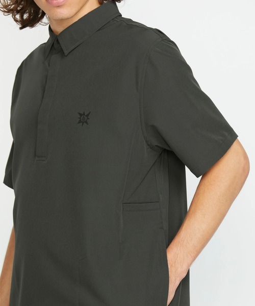 VOLCOM(ボルコム)の「【VOLCOM/ボルコム】Tokyo True Sense Popover Short Sleeve/ヘンリータイプ半袖シャツ(シャツ/ブラウス・メンズ・ブラック系その他・SMALL/MEDIUM/LARGE)」の2枚目の写真