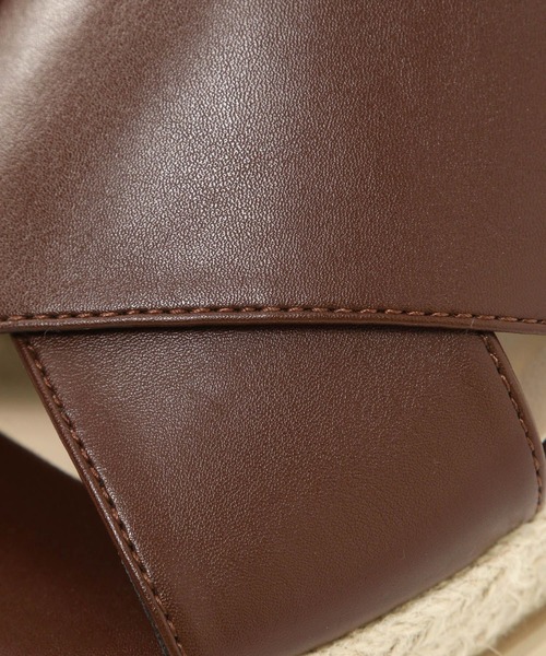 Elura(エルーラ)の「厚底ジュートクロスサンダル(サンダル・レディース・ブラウン/ブラック・LARGE/MEDIUM/SMALL)」の15枚目の写真