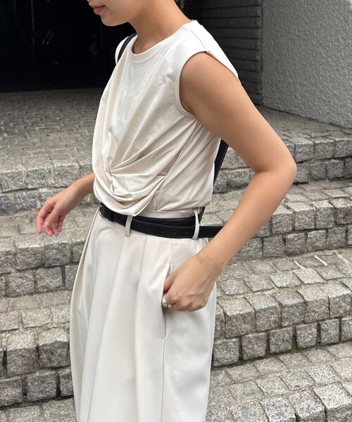 CAPRICIEUX LE'MAGE(カプリシューレマージュ)の「ツイストドレープTシャツ(Tシャツ/カットソー・レディース・ブラック/グレー/ホワイト系その他・FREE)」の13枚目の写真
