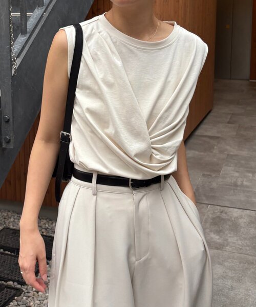 CAPRICIEUX LE'MAGE(カプリシューレマージュ)の「ツイストドレープTシャツ(Tシャツ/カットソー・レディース・ブラック/グレー/ホワイト系その他・FREE)」の17枚目の写真