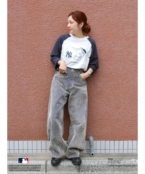 Ungrid（アングリッド）の「【MLB×PEANUTS】ラグランTee（Tシャツ/カットソー・レディース・ブルー/ブラウン/ネイビー・FREE）」の5枚目の写真
