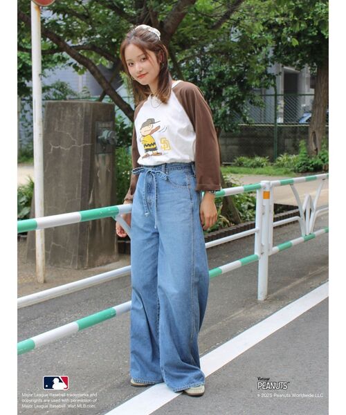 Ungrid（アングリッド）の「【MLB×PEANUTS】ラグランTee（Tシャツ/カットソー・レディース・ブルー/ブラウン/ネイビー・FREE）」の10枚目の写真