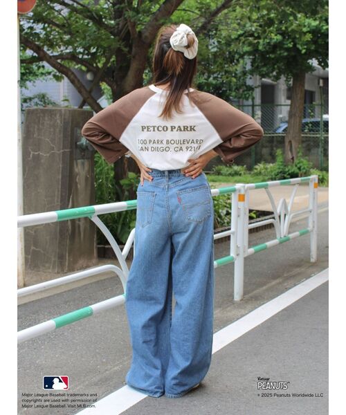 Ungrid（アングリッド）の「【MLB×PEANUTS】ラグランTee（Tシャツ/カットソー・レディース・ブルー/ブラウン/ネイビー・FREE）」の11枚目の写真