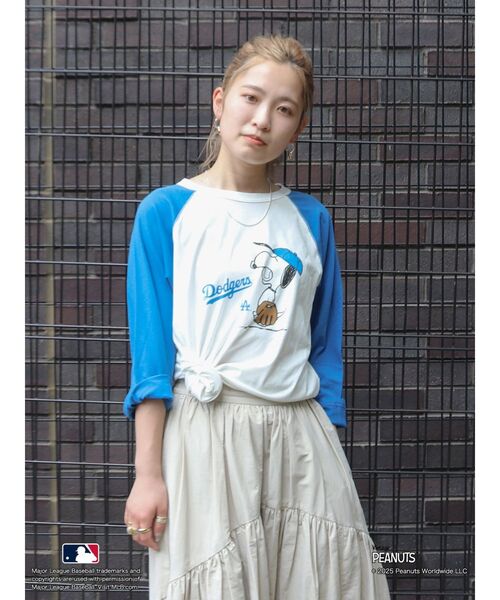 Ungrid（アングリッド）の「【MLB×PEANUTS】ラグランTee（Tシャツ/カットソー・レディース・ブルー/ブラウン/ネイビー・FREE）」の12枚目の写真