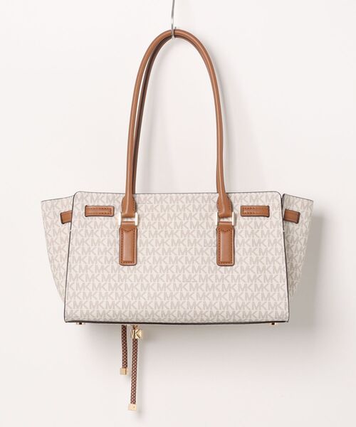 MICHAEL KORS(マイケルコース)の「HAMILTON MODERNE ショルダー トート ウィズ チャーム スモール - MKシグネチャー(ショルダーバッグ・レディース・ホワイト系その他・FREE)」の5枚目の写真