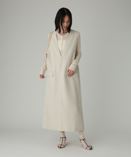 BABYLONE(バビロン)の「ツイルVネックワンピース(ワンピース・レディース・グレイッシュベージュ/チャコール・フリー)」の3枚目の写真