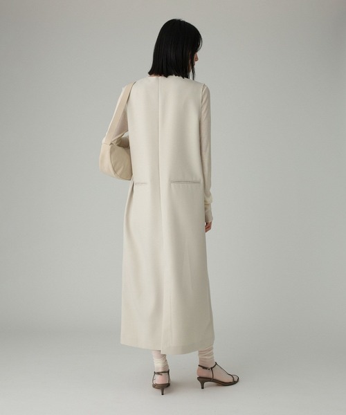 BABYLONE(バビロン)の「ツイルVネックワンピース(ワンピース・レディース・グレイッシュベージュ/チャコール・フリー)」の5枚目の写真