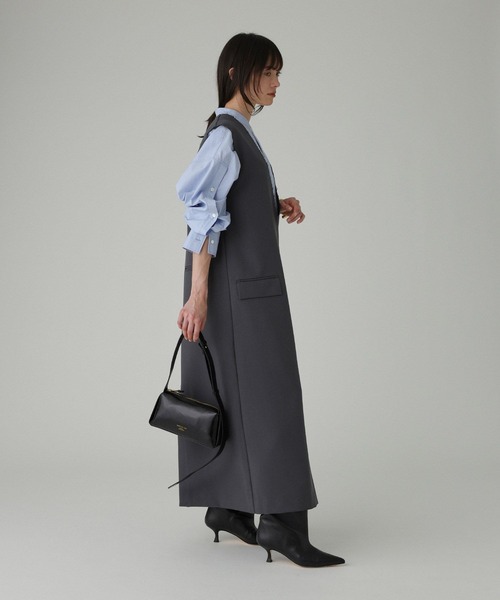 BABYLONE(バビロン)の「ツイルVネックワンピース(ワンピース・レディース・グレイッシュベージュ/チャコール・フリー)」の10枚目の写真