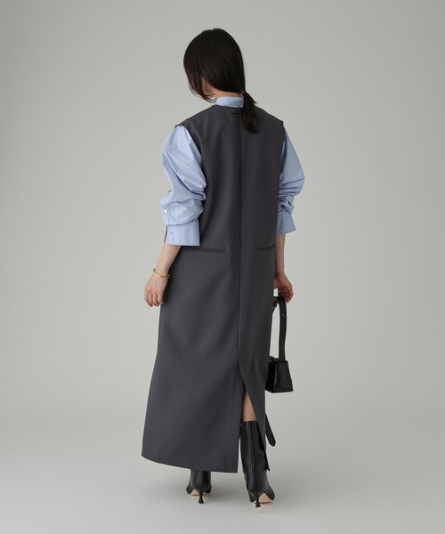 BABYLONE(バビロン)の「ツイルVネックワンピース(ワンピース・レディース・グレイッシュベージュ/チャコール・フリー)」の12枚目の写真