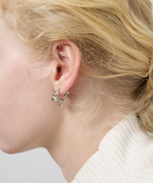 LANVIN en Bleu（ランバンオンブルー）の「メタルボールピアス（ピアス（両耳用）・レディース・ゴールド/シルバー・FREE）」の6枚目の写真