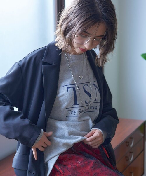 Remind me and forever（リマインドミーアンドフォーエバー）の「【nane】ヴィンテージ加工スエットプルオーバー（スウェット・レディース・ブラウン/レッド/グレー・FREE）」の5枚目の写真