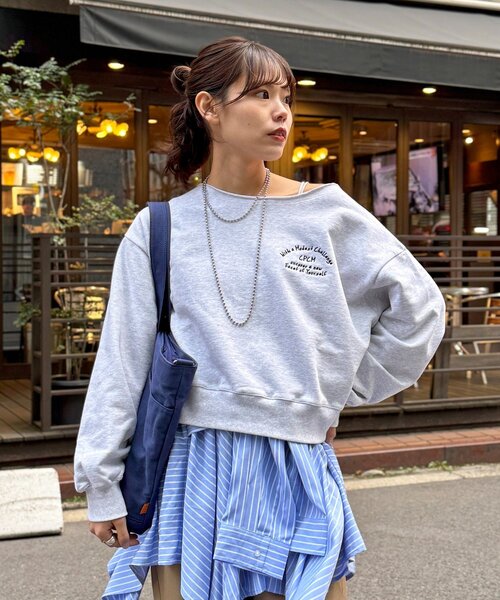 CPCM（シーピーシーエム）の「【ASUKA監修】パウダー加工ワンショルスウェット（スウェット・レディース・チャコールグレー/ネイビー/レッド/グリーン/グレー・FREE/SMALL）」の3枚目の写真